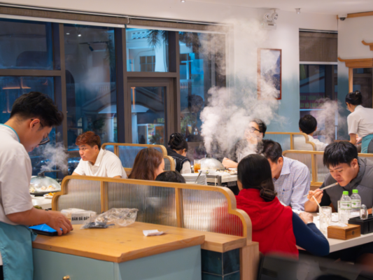 Thưởng Thức Ẩm Thực Thanh Lọc Cơ Thể Tại Nhà Hàng Món Hấp Đà Nẵng – Không Gian Lý Tưởng Cho Bữa Ăn Gia Đình 3 Ocean Pot sở hữu không gian lý tưởng cho bữa ăn gia đình