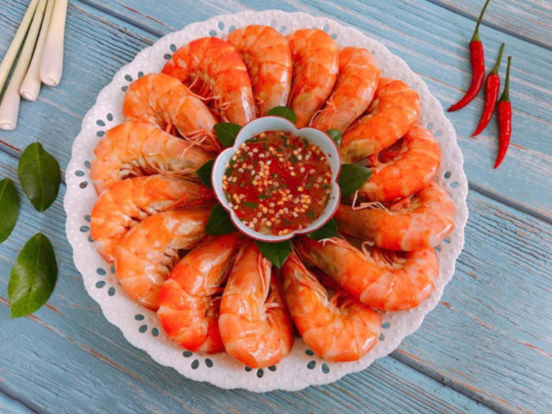 Bí Kíp Làm Tôm Hấp Bia Ngon Đơn Giản Như Nhà Hàng 5 Món tôm hấp bia ăn kèm với nước chấm gì ngon